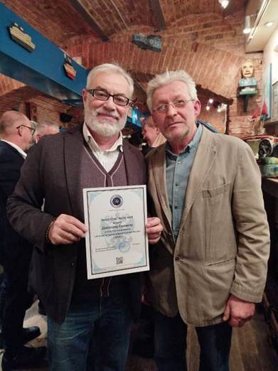 Изображение выглядит как одежда, Человеческое лицо, человек, улыбка

Содержимое, созданное искусственным интеллектом, может быть неверным.